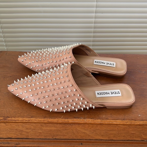 Steve Madden Women's Pinpoint Mule - Picture 3 of 4